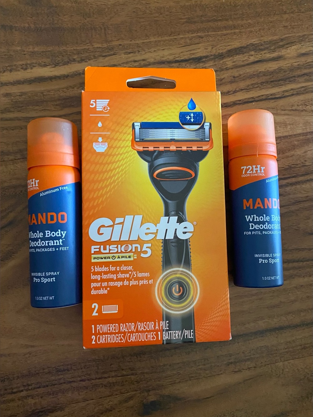 Fusion5 Powered Razor & Cartridge Kit & 2 Mando Full Body Deodorants